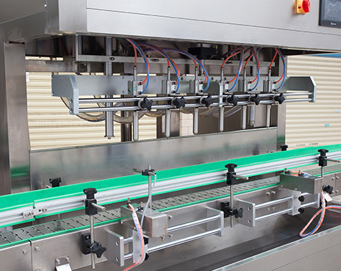 植物油灌裝機(jī)可算沒(méi)白等，品質(zhì)好良心價(jià)