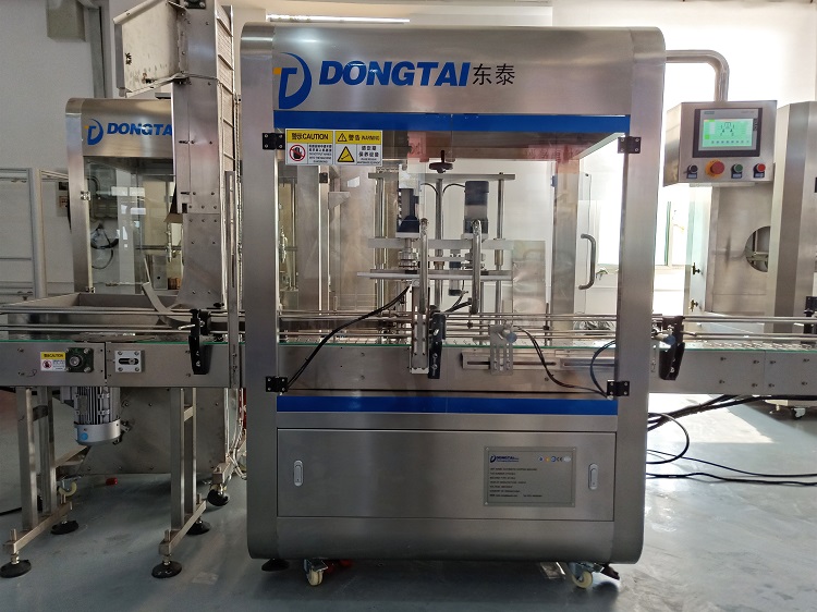 一瞬間，東泰全自動食用油灌裝機(jī)給你一百萬個可能